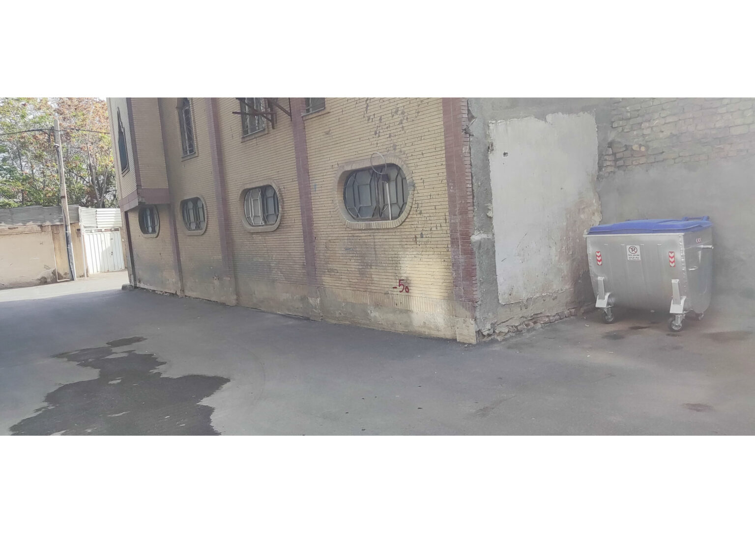 تابلوها و مخزن زباله مجتمع پردیس