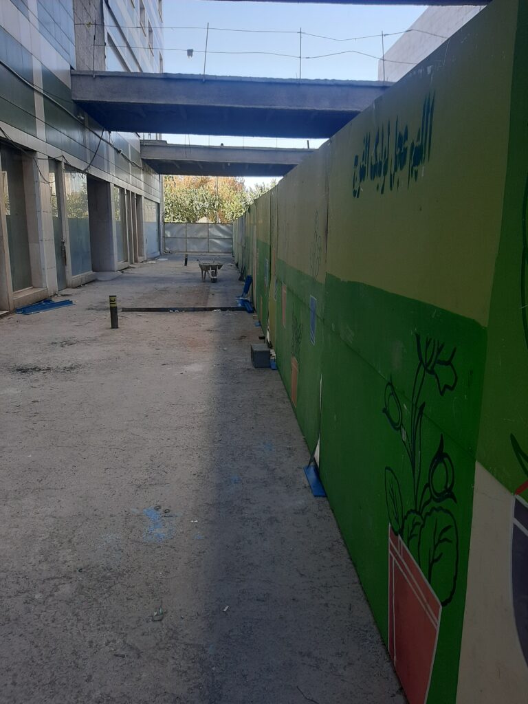 مسیر رفت و آمد مالکان مسکونی بلوک C مجتمع رشد