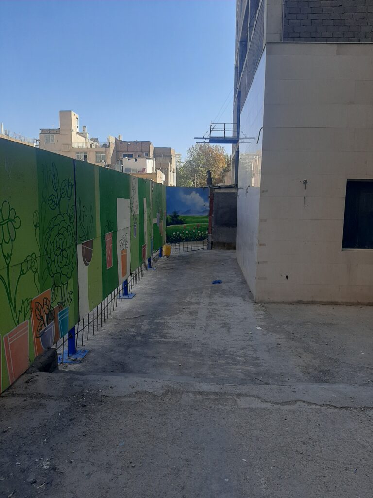 مسیر رفت و آمد مالکان مسکونی بلوک C مجتمع رشد