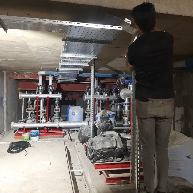 تست و راه اندازی پمپ های آبرسانی طبقات مسکونی رشد بلوک d